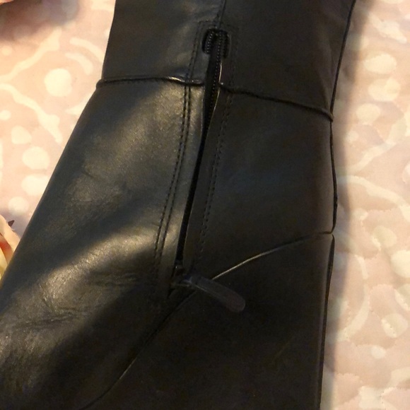 👄 🥂 🍣 • 💎TORY BURCH💎• 👄🥂Standing Tall🥂👄 - Picture 8 of 8